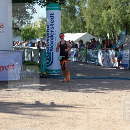 01.09.2024 - 17. Tribühne Triathlon Michael Strokosch http://msf.ph/oto/6900772 01.09.2024 10:58:20 Ziel 207, 268 meine-sportfotos.de