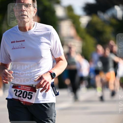 01.09.2024 - BARMER Alsterlauf Dr. Thomas Lammeyer http://msf.ph/oto/6900773 01.09.2024 09:38:13 Laufen 35, 2205 meine-sportfotos.de