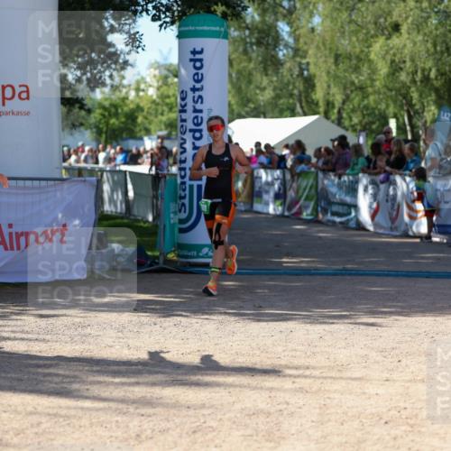 01.09.2024 - 17. Tribühne Triathlon Michael Strokosch http://msf.ph/oto/6900782 01.09.2024 10:58:20 Ziel 207, 268 meine-sportfotos.de