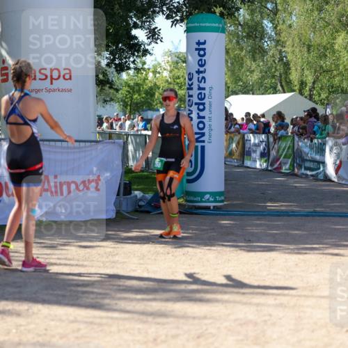 01.09.2024 - 17. Tribühne Triathlon Michael Strokosch http://msf.ph/oto/6900813 01.09.2024 10:58:21 Ziel 207, 268 meine-sportfotos.de