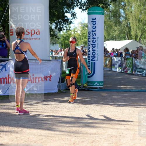 01.09.2024 - 17. Tribühne Triathlon Michael Strokosch http://msf.ph/oto/6900818 01.09.2024 10:58:21 Ziel 207, 268 meine-sportfotos.de