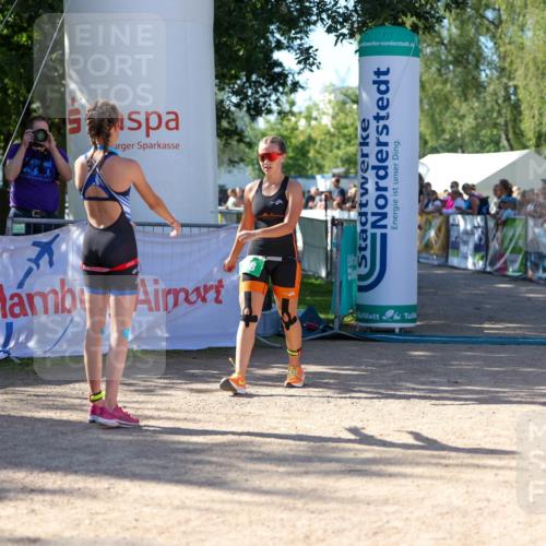 01.09.2024 - 17. Tribühne Triathlon Michael Strokosch http://msf.ph/oto/6900827 01.09.2024 10:58:21 Ziel 207, 268 meine-sportfotos.de