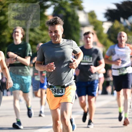 01.09.2024 - BARMER Alsterlauf Dr. Thomas Lammeyer http://msf.ph/oto/6900850 01.09.2024 09:38:18 Laufen 2983, 5373, 2763 meine-sportfotos.de