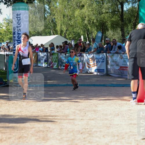 01.09.2024 - 17. Tribühne Triathlon Michael Strokosch http://msf.ph/oto/6900882 01.09.2024 10:58:26 Ziel 207 meine-sportfotos.de