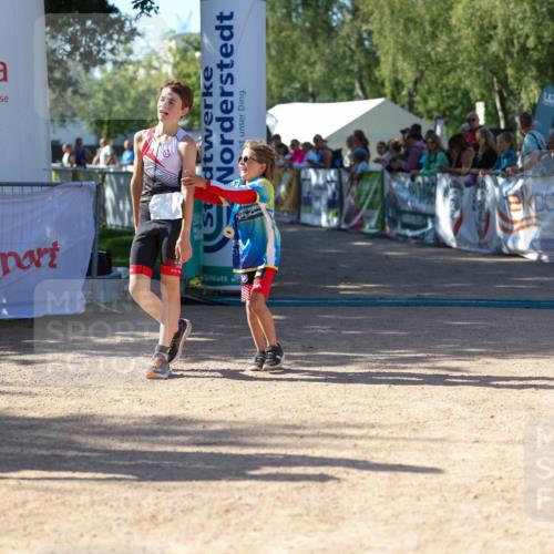 01.09.2024 - 17. Tribühne Triathlon Michael Strokosch http://msf.ph/oto/6900918 01.09.2024 10:58:28 Ziel 207, 222 meine-sportfotos.de