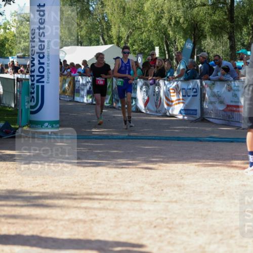 01.09.2024 - 17. Tribühne Triathlon Michael Strokosch http://msf.ph/oto/6900940 01.09.2024 10:58:33 Ziel 139, 222 meine-sportfotos.de