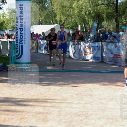 01.09.2024 - 17. Tribühne Triathlon Michael Strokosch http://msf.ph/oto/6900947 01.09.2024 10:58:34 Ziel 139, 222 meine-sportfotos.de