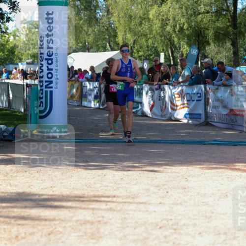 01.09.2024 - 17. Tribühne Triathlon Michael Strokosch http://msf.ph/oto/6900963 01.09.2024 10:58:34 Ziel 139, 222 meine-sportfotos.de
