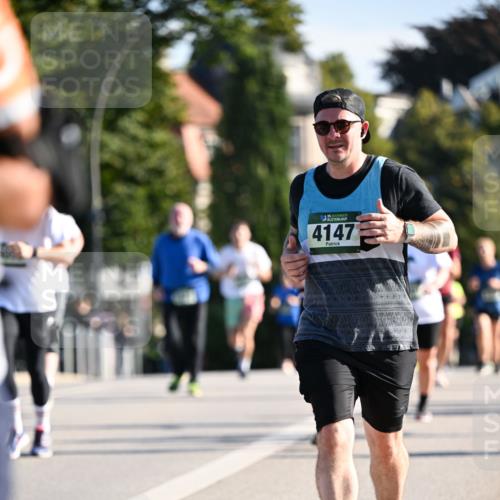 01.09.2024 - BARMER Alsterlauf Dr. Thomas Lammeyer http://msf.ph/oto/6900971 01.09.2024 09:38:22 Laufen 35, 4147 meine-sportfotos.de