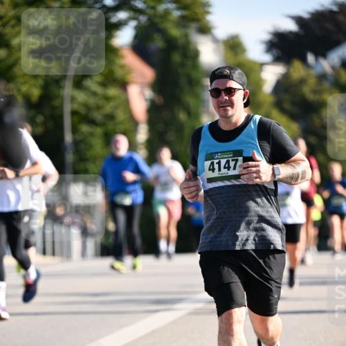 01.09.2024 - BARMER Alsterlauf Dr. Thomas Lammeyer http://msf.ph/oto/6900974 01.09.2024 09:38:22 Laufen 4147 meine-sportfotos.de