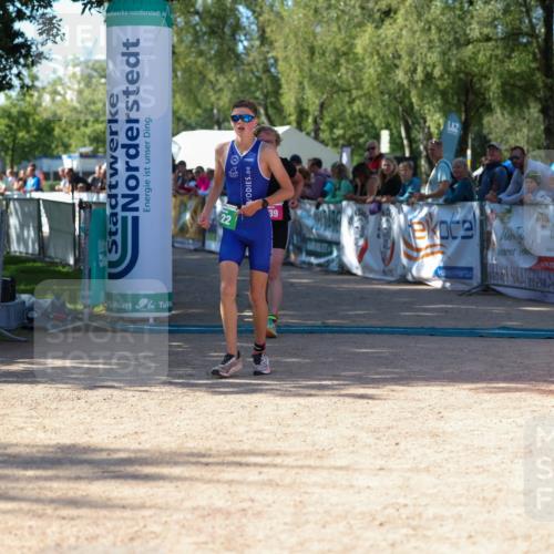 01.09.2024 - 17. Tribühne Triathlon Michael Strokosch http://msf.ph/oto/6900999 01.09.2024 10:58:35 Ziel 139, 222 meine-sportfotos.de
