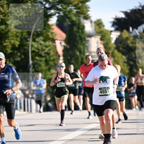 01.09.2024 - BARMER Alsterlauf Dr. Thomas Lammeyer http://msf.ph/oto/6901048 01.09.2024 09:38:26 Laufen 3297, 4557 meine-sportfotos.de