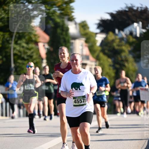 01.09.2024 - BARMER Alsterlauf Dr. Thomas Lammeyer http://msf.ph/oto/6901056 01.09.2024 09:38:27 Laufen 4557 meine-sportfotos.de