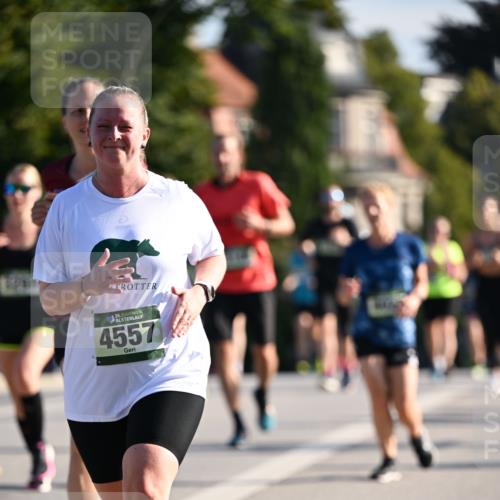 01.09.2024 - BARMER Alsterlauf Dr. Thomas Lammeyer http://msf.ph/oto/6901088 01.09.2024 09:38:29 Laufen 35, 4557 meine-sportfotos.de