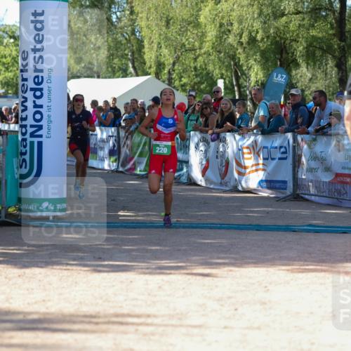 01.09.2024 - 17. Tribühne Triathlon Michael Strokosch http://msf.ph/oto/6901097 01.09.2024 10:58:54 Ziel 220, 278 meine-sportfotos.de