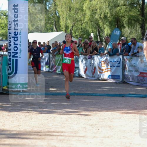 01.09.2024 - 17. Tribühne Triathlon Michael Strokosch http://msf.ph/oto/6901106 01.09.2024 10:58:54 Ziel 220, 278 meine-sportfotos.de