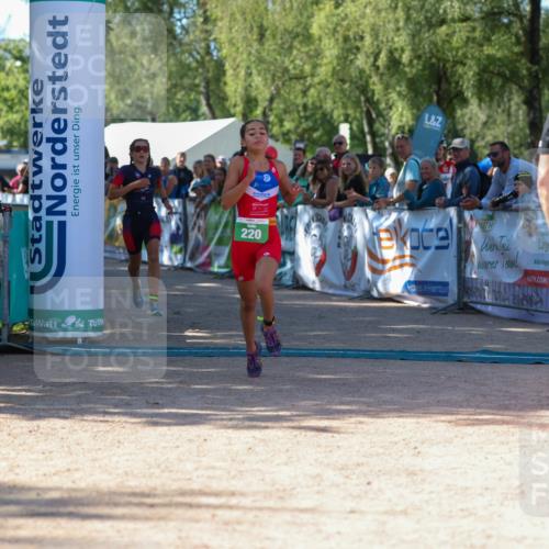 01.09.2024 - 17. Tribühne Triathlon Michael Strokosch http://msf.ph/oto/6901112 01.09.2024 10:58:54 Ziel 220, 278 meine-sportfotos.de