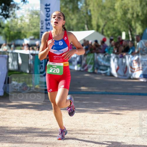 01.09.2024 - 17. Tribühne Triathlon Michael Strokosch http://msf.ph/oto/6901175 01.09.2024 10:58:56 Ziel 220, 278 meine-sportfotos.de