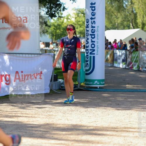 01.09.2024 - 17. Tribühne Triathlon Michael Strokosch http://msf.ph/oto/6901184 01.09.2024 10:58:57 Ziel 220, 278 meine-sportfotos.de