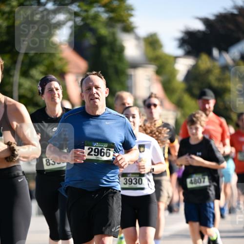 01.09.2024 - BARMER Alsterlauf Dr. Thomas Lammeyer http://msf.ph/oto/6901238 01.09.2024 09:38:36 Laufen 830, 35, 2966, 3930, 4807 meine-sportfotos.de