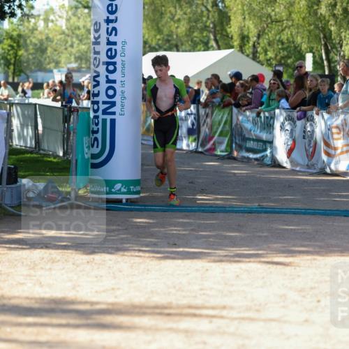 01.09.2024 - 17. Tribühne Triathlon Michael Strokosch http://msf.ph/oto/6901239 01.09.2024 10:59:07 Ziel 231, 274 meine-sportfotos.de