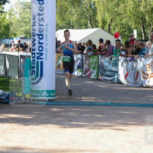 01.09.2024 - 17. Tribühne Triathlon Michael Strokosch http://msf.ph/oto/6901284 01.09.2024 10:59:09 Ziel 231, 274 meine-sportfotos.de