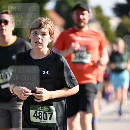 01.09.2024 - BARMER Alsterlauf Dr. Thomas Lammeyer http://msf.ph/oto/6901296 01.09.2024 09:38:39 Laufen 491, 35, 4807 meine-sportfotos.de