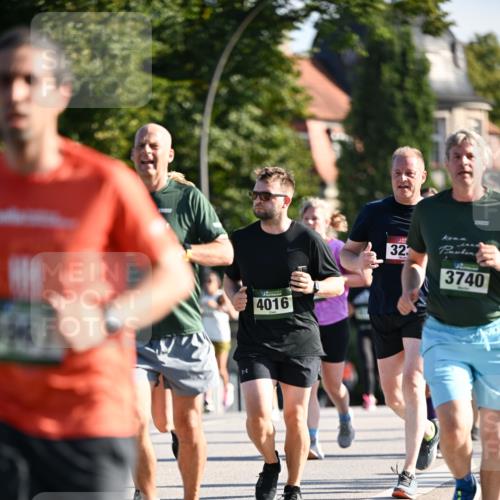 01.09.2024 - BARMER Alsterlauf Dr. Thomas Lammeyer http://msf.ph/oto/6901330 01.09.2024 09:38:42 Laufen 4016, 32, 3740 meine-sportfotos.de
