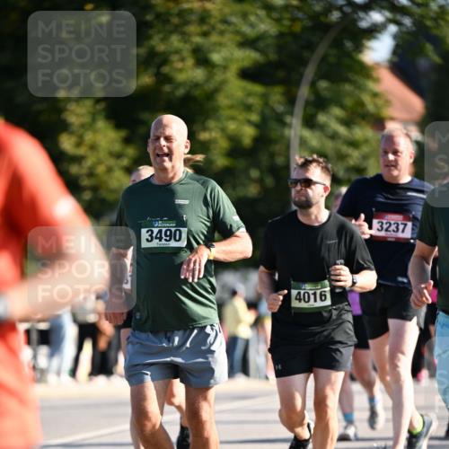 01.09.2024 - BARMER Alsterlauf Dr. Thomas Lammeyer http://msf.ph/oto/6901340 01.09.2024 09:38:43 Laufen 3490, 4016, 3237 meine-sportfotos.de
