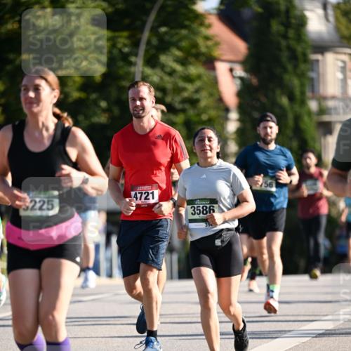 01.09.2024 - BARMER Alsterlauf Dr. Thomas Lammeyer http://msf.ph/oto/6901416 01.09.2024 09:38:46 Laufen 225, 4721, 3586, 35 meine-sportfotos.de