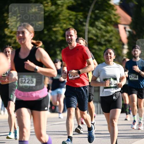 01.09.2024 - BARMER Alsterlauf Dr. Thomas Lammeyer http://msf.ph/oto/6901419 01.09.2024 09:38:46 Laufen 244, 47, 8225, 586, 3586, 4756 meine-sportfotos.de