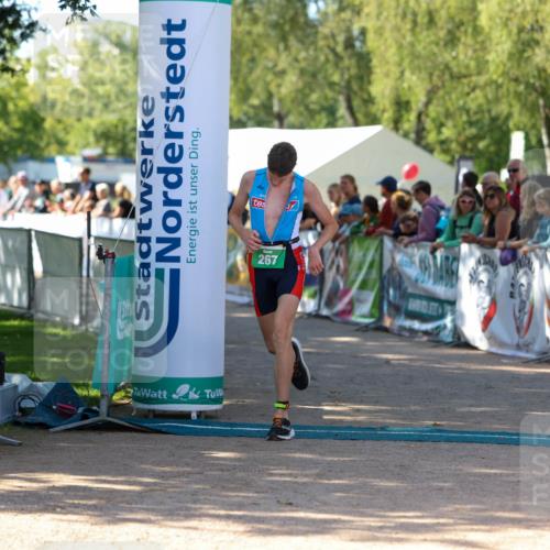 01.09.2024 - 17. Tribühne Triathlon Michael Strokosch http://msf.ph/oto/6901642 01.09.2024 10:59:43 Ziel 267 meine-sportfotos.de