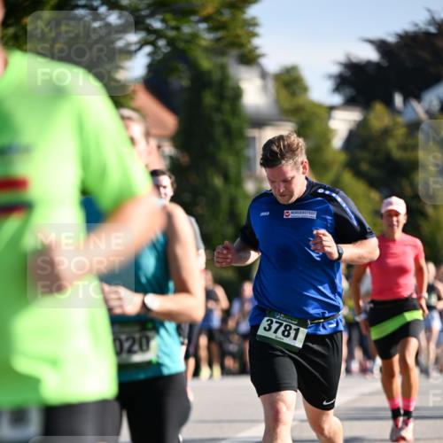 01.09.2024 - BARMER Alsterlauf Dr. Thomas Lammeyer http://msf.ph/oto/6901655 01.09.2024 09:38:56 Laufen 020, 3781 meine-sportfotos.de