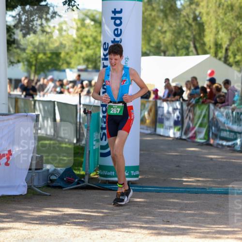 01.09.2024 - 17. Tribühne Triathlon Michael Strokosch http://msf.ph/oto/6901661 01.09.2024 10:59:44 Ziel 267 meine-sportfotos.de