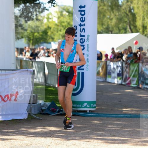 01.09.2024 - 17. Tribühne Triathlon Michael Strokosch http://msf.ph/oto/6901666 01.09.2024 10:59:44 Ziel 267 meine-sportfotos.de
