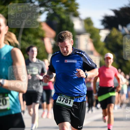 01.09.2024 - BARMER Alsterlauf Dr. Thomas Lammeyer http://msf.ph/oto/6901686 01.09.2024 09:38:57 Laufen 20, 35, 3781 meine-sportfotos.de