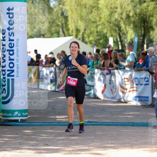 01.09.2024 - 17. Tribühne Triathlon Michael Strokosch http://msf.ph/oto/6901724 01.09.2024 10:59:52 Ziel 264, 1068 meine-sportfotos.de