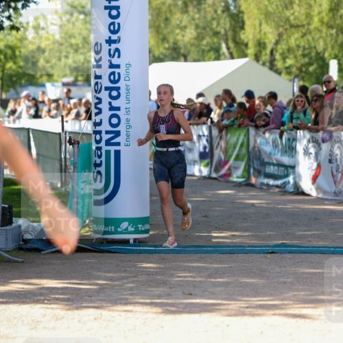 01.09.2024 - 17. Tribühne Triathlon Michael Strokosch http://msf.ph/oto/6901745 01.09.2024 10:59:55 Ziel 264, 1068 meine-sportfotos.de