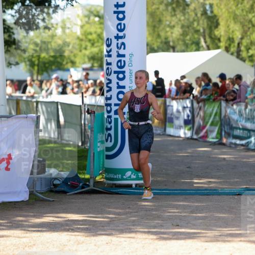 01.09.2024 - 17. Tribühne Triathlon Michael Strokosch http://msf.ph/oto/6901755 01.09.2024 10:59:56 Ziel 264, 1068 meine-sportfotos.de