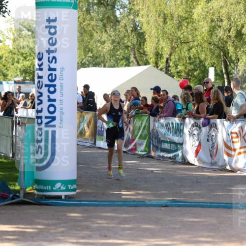 01.09.2024 - 17. Tribühne Triathlon Michael Strokosch http://msf.ph/oto/6901774 01.09.2024 11:00:13 Ziel 296, 302 meine-sportfotos.de