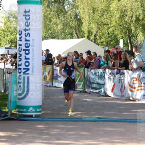 01.09.2024 - 17. Tribühne Triathlon Michael Strokosch http://msf.ph/oto/6901788 01.09.2024 11:00:13 Ziel 296, 302 meine-sportfotos.de