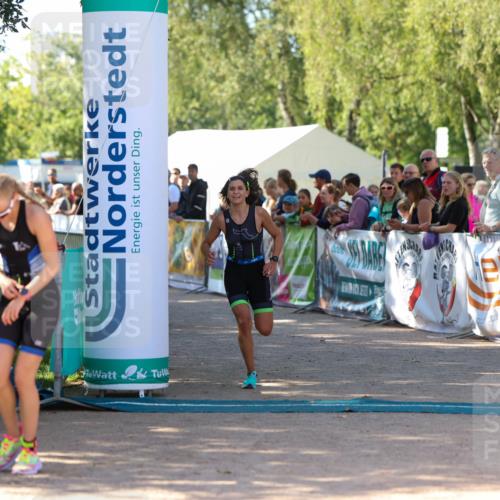 01.09.2024 - 17. Tribühne Triathlon Michael Strokosch http://msf.ph/oto/6901820 01.09.2024 11:00:16 Ziel 296, 302 meine-sportfotos.de