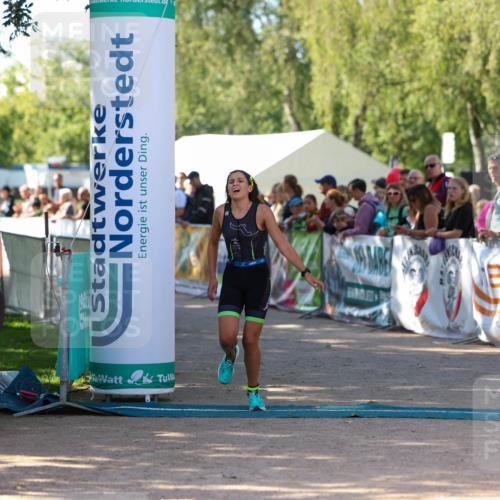 01.09.2024 - 17. Tribühne Triathlon Michael Strokosch http://msf.ph/oto/6901830 01.09.2024 11:00:16 Ziel 296, 302 meine-sportfotos.de