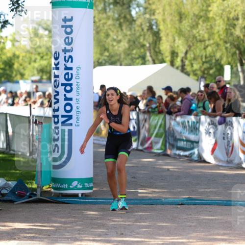01.09.2024 - 17. Tribühne Triathlon Michael Strokosch http://msf.ph/oto/6901840 01.09.2024 11:00:17 Ziel 296, 302 meine-sportfotos.de