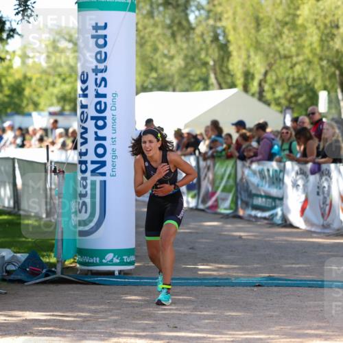 01.09.2024 - 17. Tribühne Triathlon Michael Strokosch http://msf.ph/oto/6901849 01.09.2024 11:00:17 Ziel 296, 302 meine-sportfotos.de
