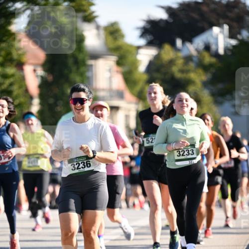 01.09.2024 - BARMER Alsterlauf Dr. Thomas Lammeyer http://msf.ph/oto/6901868 01.09.2024 09:39:05 Laufen 3236, 52, 3233, 3233 meine-sportfotos.de