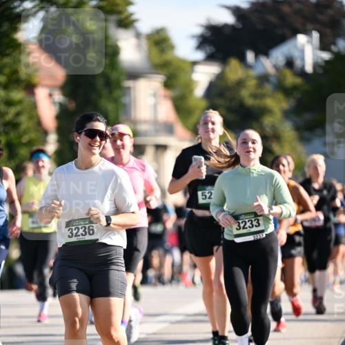 01.09.2024 - BARMER Alsterlauf Dr. Thomas Lammeyer http://msf.ph/oto/6901878 01.09.2024 09:39:05 Laufen 3236, 52, 3233, 3233 meine-sportfotos.de