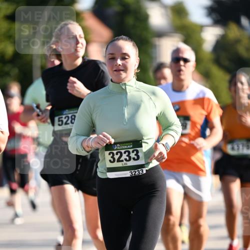 01.09.2024 - BARMER Alsterlauf Dr. Thomas Lammeyer http://msf.ph/oto/6901952 01.09.2024 09:39:07 Laufen 528, 35, 3233, 3233, 4370 meine-sportfotos.de