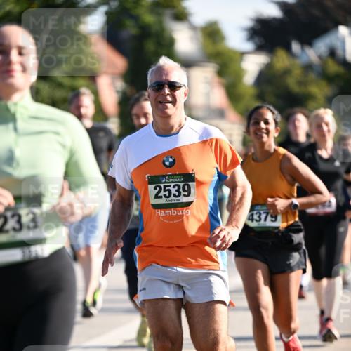 01.09.2024 - BARMER Alsterlauf Dr. Thomas Lammeyer http://msf.ph/oto/6901968 01.09.2024 09:39:08 Laufen 233, 135, 2539, 4379 meine-sportfotos.de
