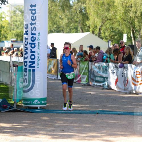 01.09.2024 - 17. Tribühne Triathlon Michael Strokosch http://msf.ph/oto/6901971 01.09.2024 11:00:32 Ziel 293 meine-sportfotos.de